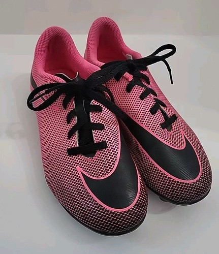 NIKE Soccer Cleats Bravata II Pink/Black Youth Size 4.5 Shoes  844442-600 FG