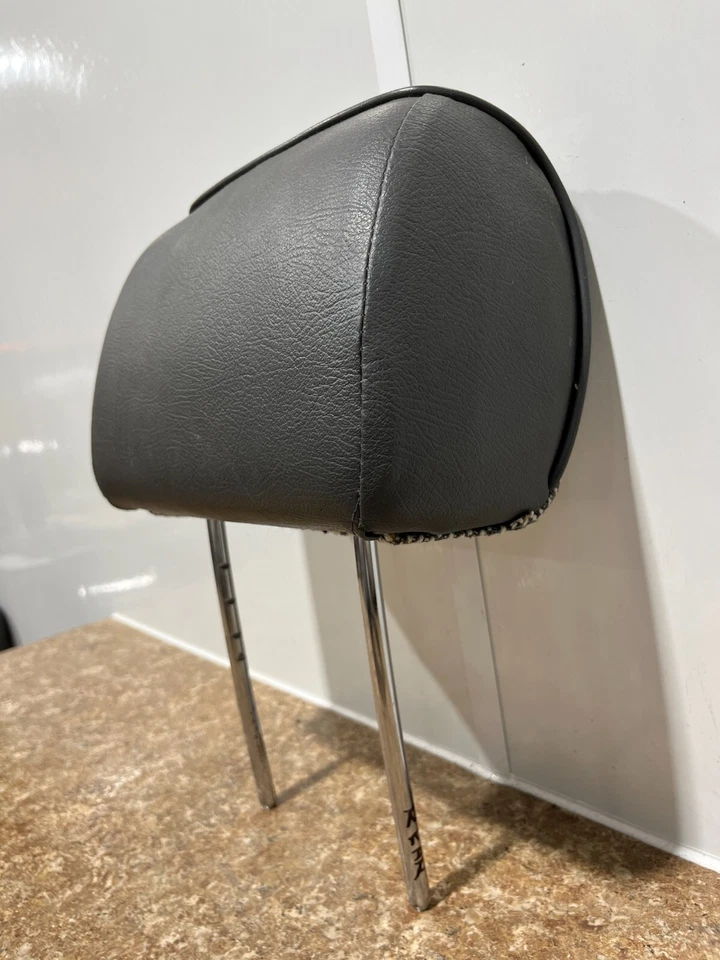 MITSUBISHI EXPO LRV 1993 reposacabezas trasero Foto 4 de 4