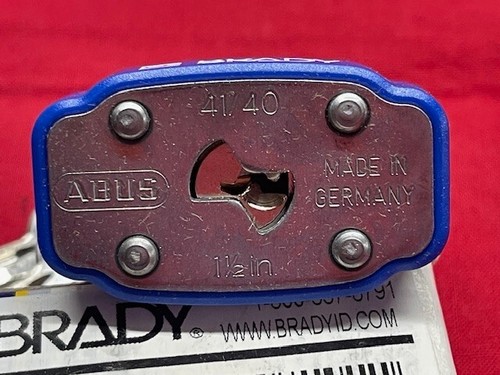 Brady 07101 Blue Safety Steel LockOut Padlock Y402546, 3/4" Shackle - Picture 3 of 5