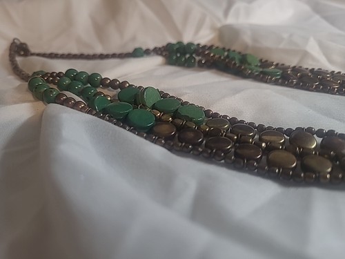 Women Necklace 22" Green Amd Bronze Tone Colored Bead Layered - Picture 5 of 8