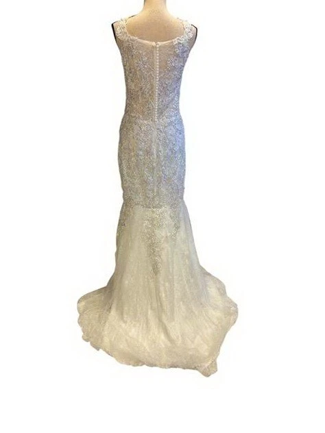 Vestido de noiva branco com miçangas tamanho 10 US$ 849 - Imagem 2 de 4