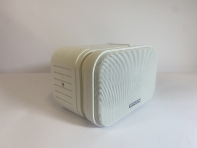 Altoparlante Professionale Per Bassi Con Viti, Primo Piano Isolato Su Altoparlante Professionale Per Bassi Con Viti, Primo Piano Isolato Su