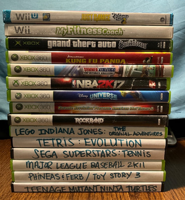 Variety of mixed games: Xbox, xbox360, Wii, 1 NEW Wii U & Xbox360 microphone