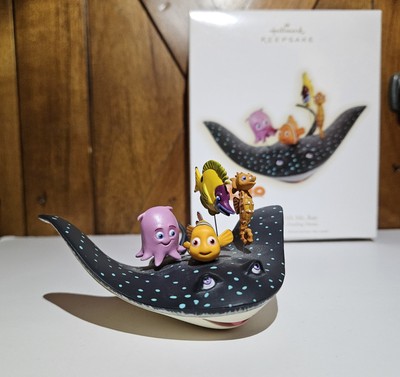 LEARNING WITH MR RAY Finding  Nemo Hallmark Ornament Disney Pixar 2000 EUC