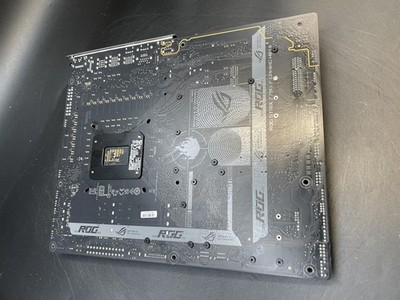 SUS ROG Strix 1000W Gold Aura Edition Fully Modular Power Supply PC1726715