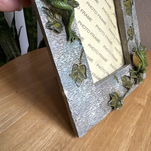 Green Frog Nature Themed Picture Frame For 3x5” Vertical Photo Resin - Picture 10 of 14