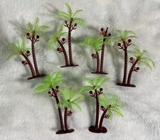 Lot of 6 plastic 2.5" tall Palm trees for your display. Diorama or playset.
