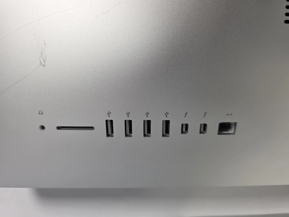 APPLE iMac Retina 4k 21.5 Late 2015 3.1GHz Quad-Core i5 16GB RAM 256GB SSD - Image 4 of 4