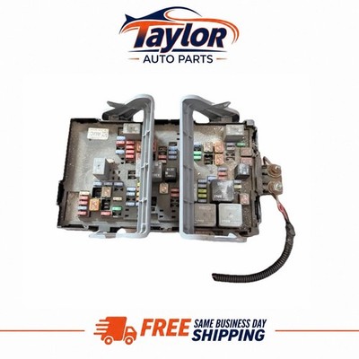  OEM GMC CHEVY  SILVERADO AVALANCHE TAHOE 1500 10-14 UNDER HOOD FUSE RELAY BOX
