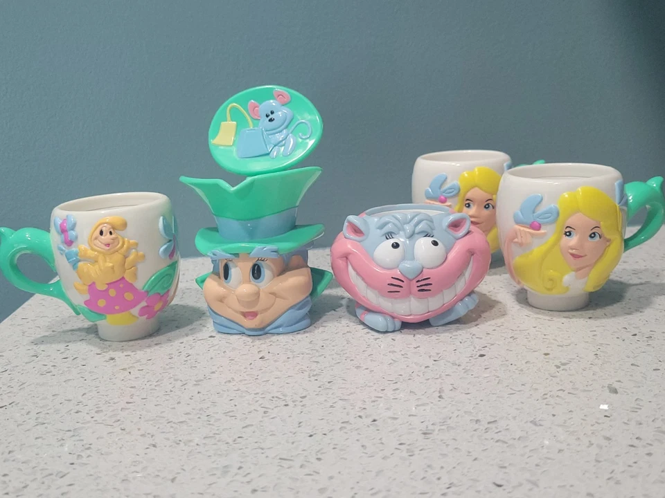 Juego de té vintage de Alicia en el país de las maravillas juguete Tootsie gato de Cheshire sombrerero loco parcial Foto 2 de 4