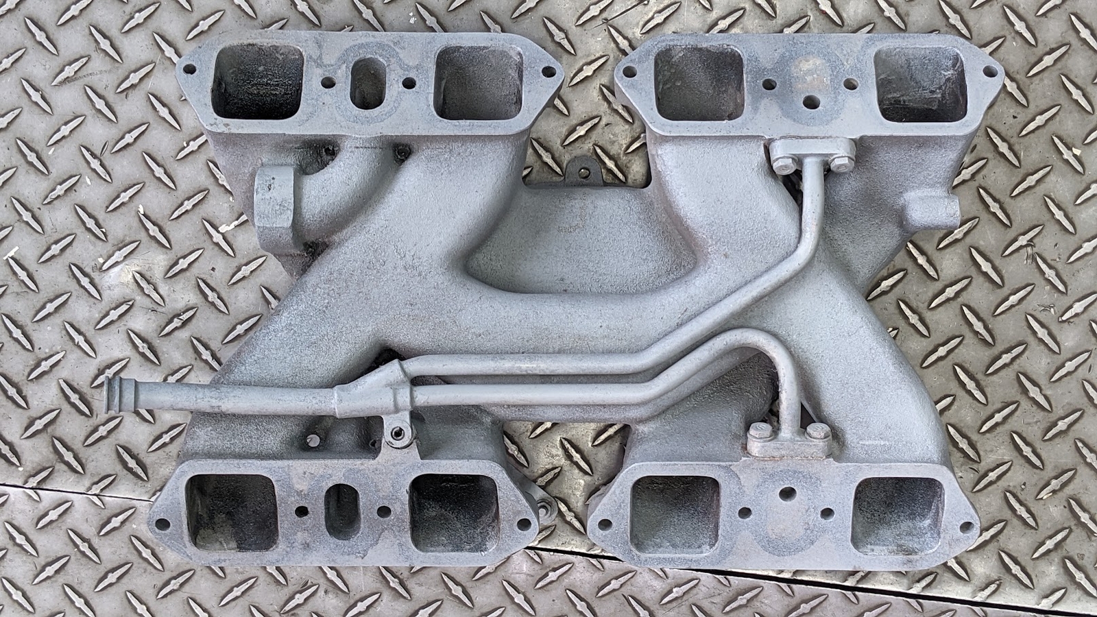 ROLLS ROYCE SILVER SPUR INTAKE MANIFOLD UE41909