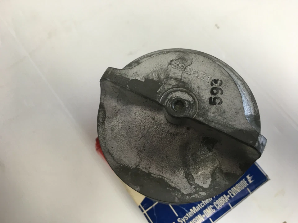 PISTON NEW JOHNSON EVINRUDE 20-35HP STANDARD 1982-2005 GENUINE PART 392621 - Image 2 of 3