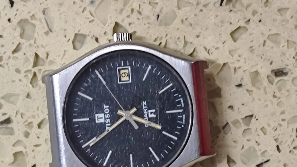 Vintage TISSOT F1 Ref 40736 Cal 2031 -No funciona para piezas ni reparación Foto 4 de 4