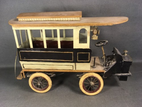 voiture en tle peinte