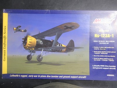 AMTECH 1/48 HENSCHEL Hs123A-1   #489203