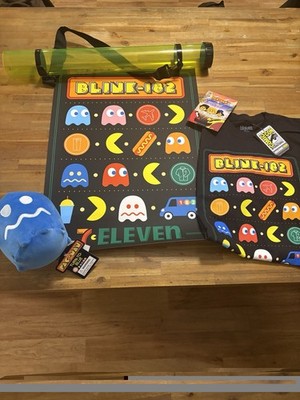 Blink 182 711 SDCC 2026 limited EDITON Bundle- Poster-shirt L-plush-extras