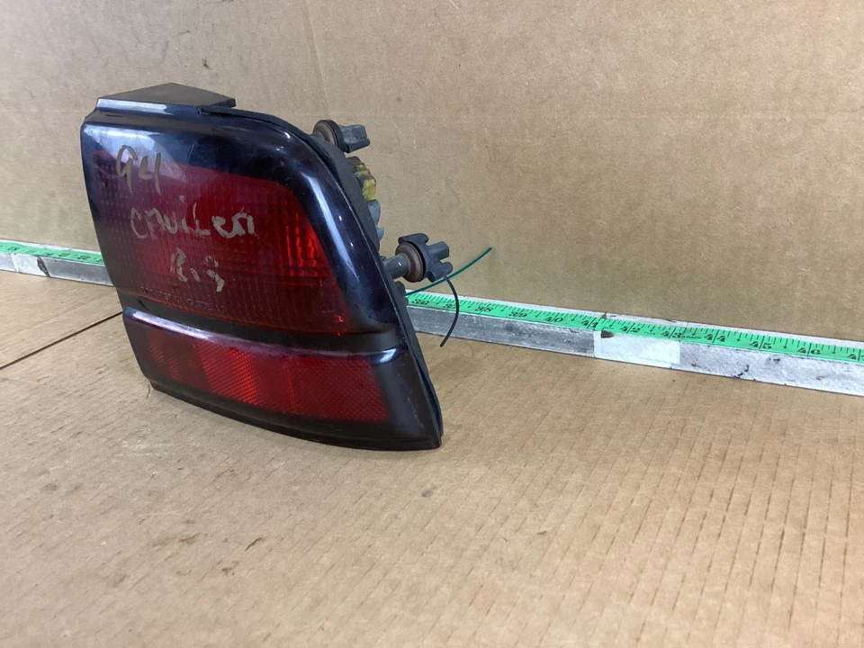 Luz trasera derecha pasajero Chevrolet Cavalier 1991-1994 16511856 OEM Foto 4 de 4