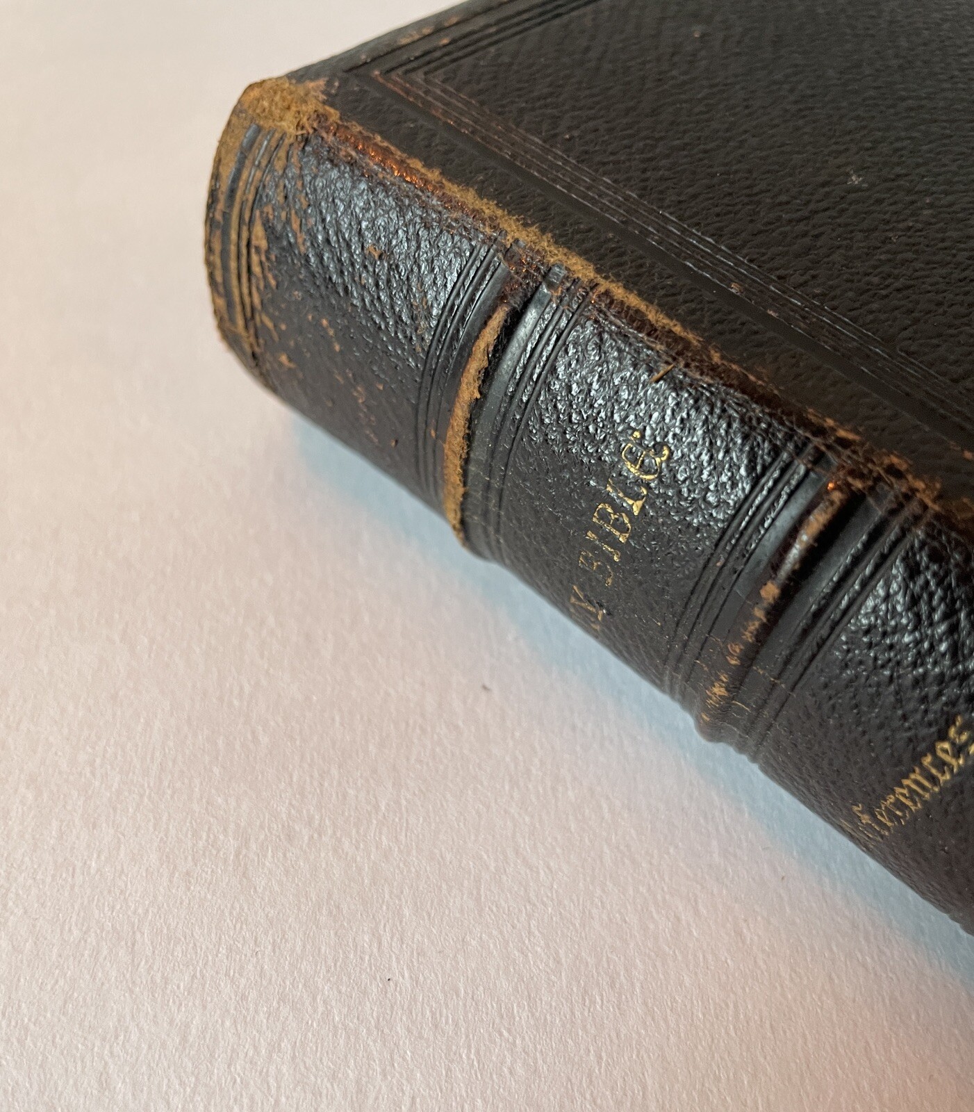 The Holy Bible containing the old and new testaments image 4