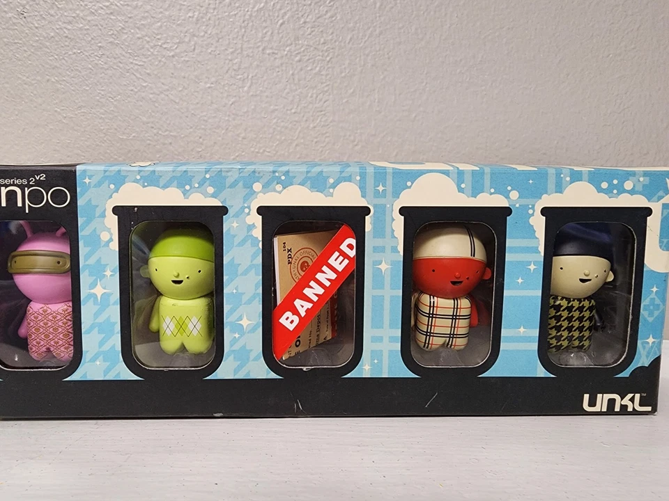 UNKL Tinpo Fashion Victims Series 2 with Death Certificate Figure Set NIP - Image 2 of 3