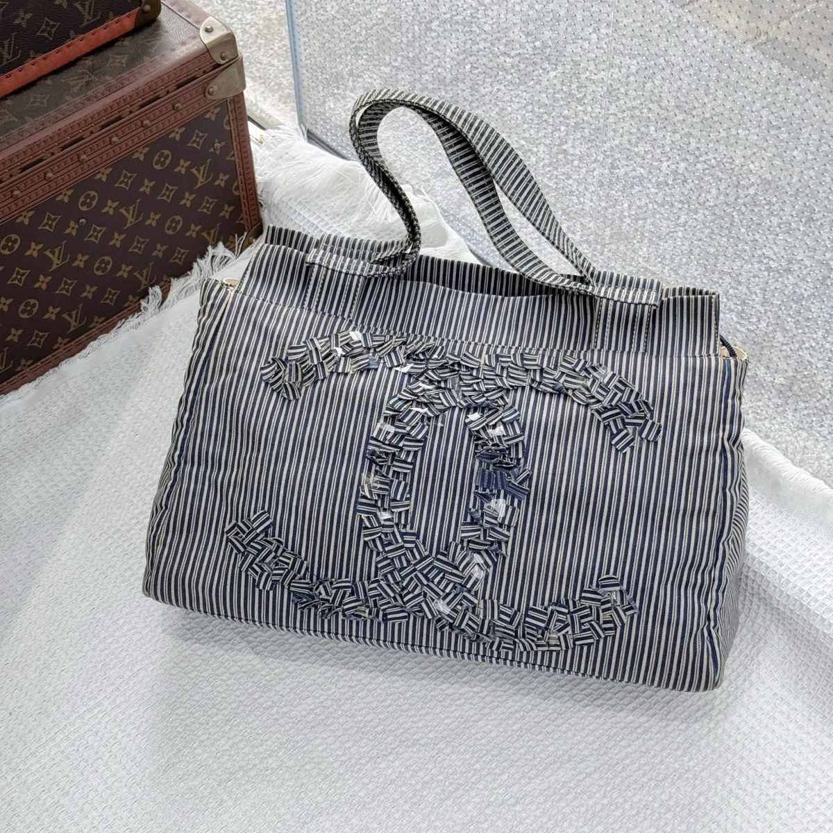 CHANEL トートバッグ ストライプ キャンバス CHANEL Canvas Exterior Striped Bags & Handbags for Women for sale