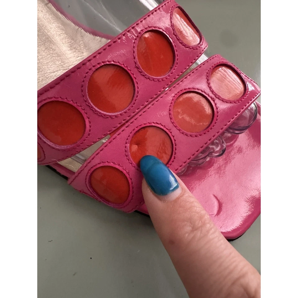 Christian Lacroix Vintage Y2K Hot Pink Red Dot Patent Leather Slide Heels Sz 7.5 - Image 4 of 4