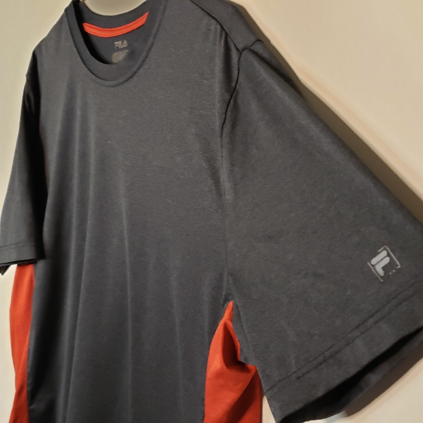 Camicia Fila poliestere spandex manica corta abbigliamento attivo uomo XL grigio scuro rosso 0295