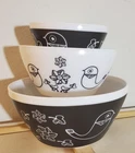Pyrex Vintage Charm "Birds of a Feather" 3-piece mixing bowl set