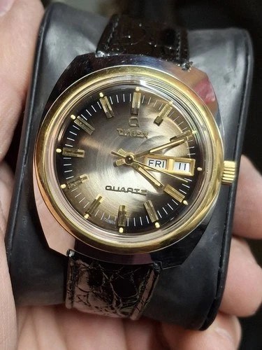 Timex Q Quartz Mens Vintage 1970s Early Quartz Watch Two Tone
