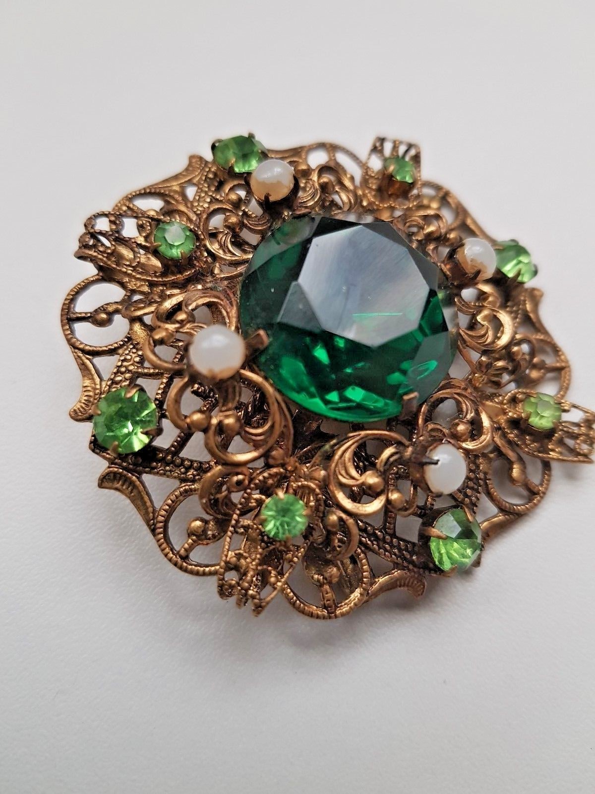 1930s Jewelry Czech Emerald Glass Rhodium Filigree Brooch Jewelry Brooches Cartamz Com