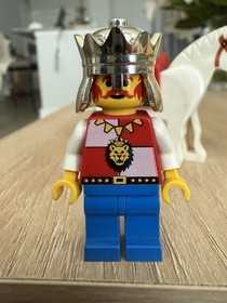 LEGO Royal Knights King (cas060) w/ Horse & Shield Vintage Castle