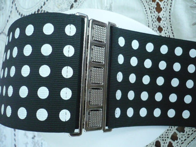klasse Stretch Gürtel, 9,8 cm, schwarz weiß Punkte Schnalle Korsett NEU + TOP