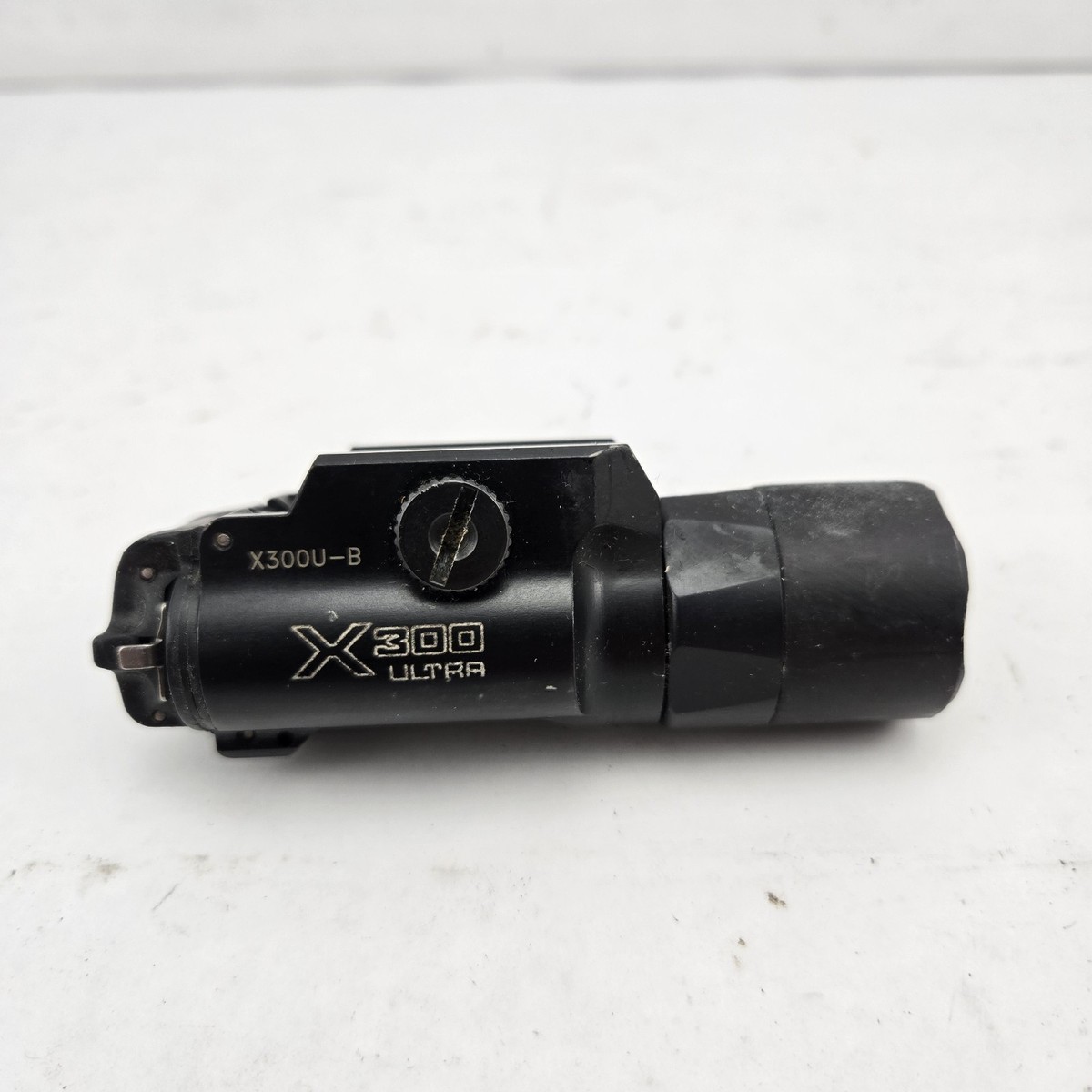 MISSING Used SureFire X300U-B Weaponlight 600 Lumen Black X300