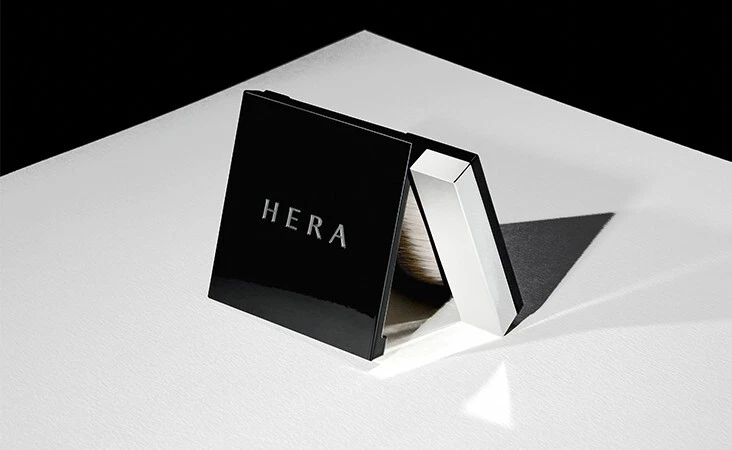 PRIMACIÓN EN POLVO HERA AIRY 8,5 g Foto 2 de 4