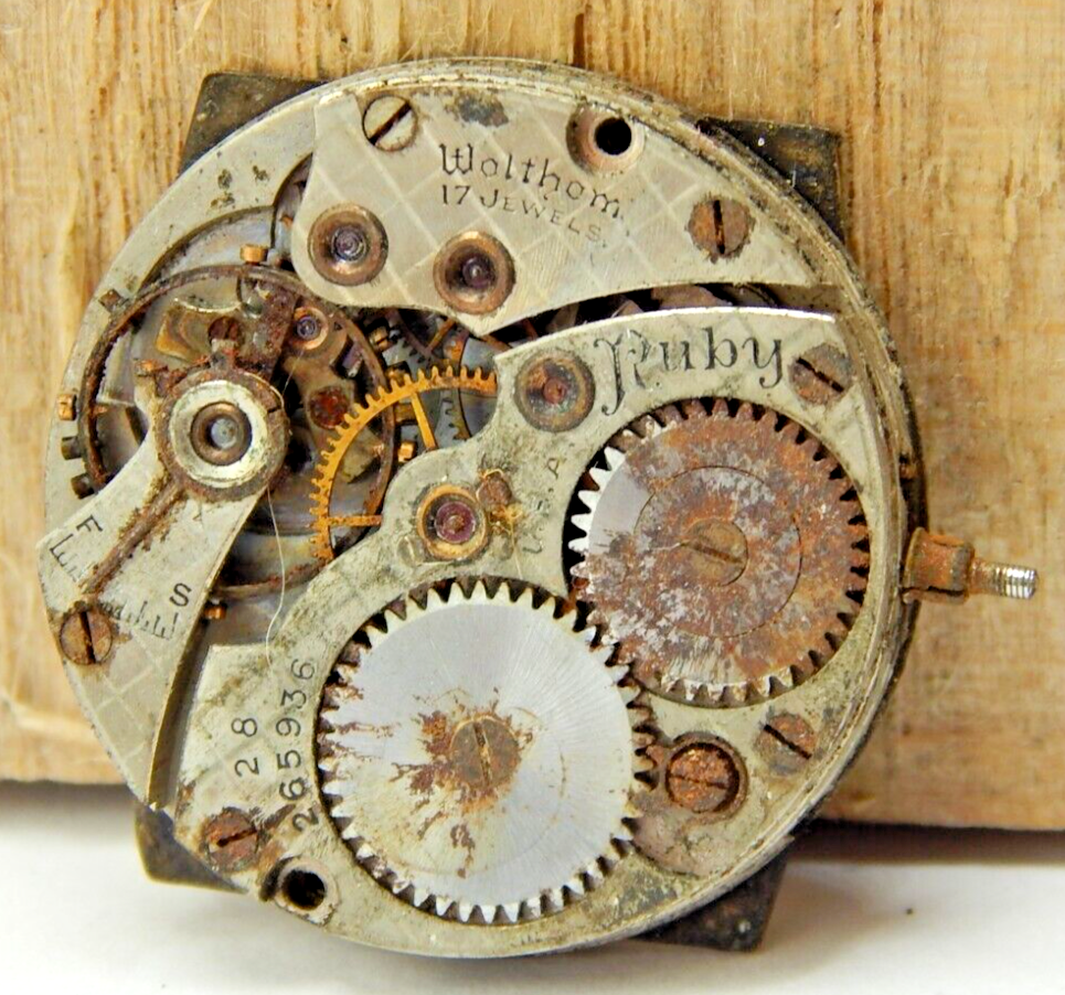Vintage 1934 Waltham 17 jewel 567 model 1898 Ruby 6/0s watch