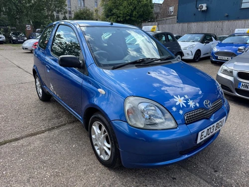 TOYOTA YARIS 1.0 VVT-i Colour Collection 2003 - Picture 1 of 13