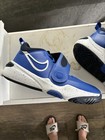Nike Team Hustle D 11 Royal/White  Sneakers Athletic Boys Youth 5 Mid Top — photo 6