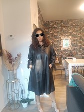 Giacca in vera pelle, lunga fino alle caviglie, in ottime condizioni.  