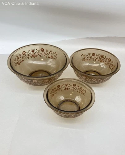 Pyrex Fireside Folk Art Birds and Flowers Mixing Bowl 3 Piece Set Vintage