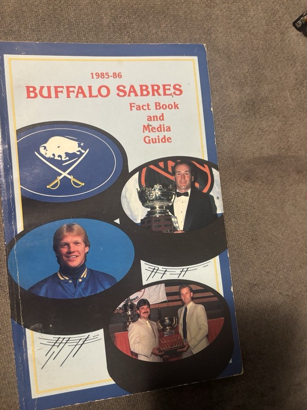1985  - 1986  BUFFALO SABRES  NHL YEARBOOK MEDIA PRESS GUIDE FACT BOOK LOW PRICE