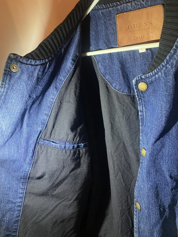 КАК МОЖНО СКОРЕЕ ROCKY X GUESS ДЖИНСОВАЯ КУРТКА БОЛЬШОЙ ПОДЕРЖАННЫЙ - Изображение 4 из 4