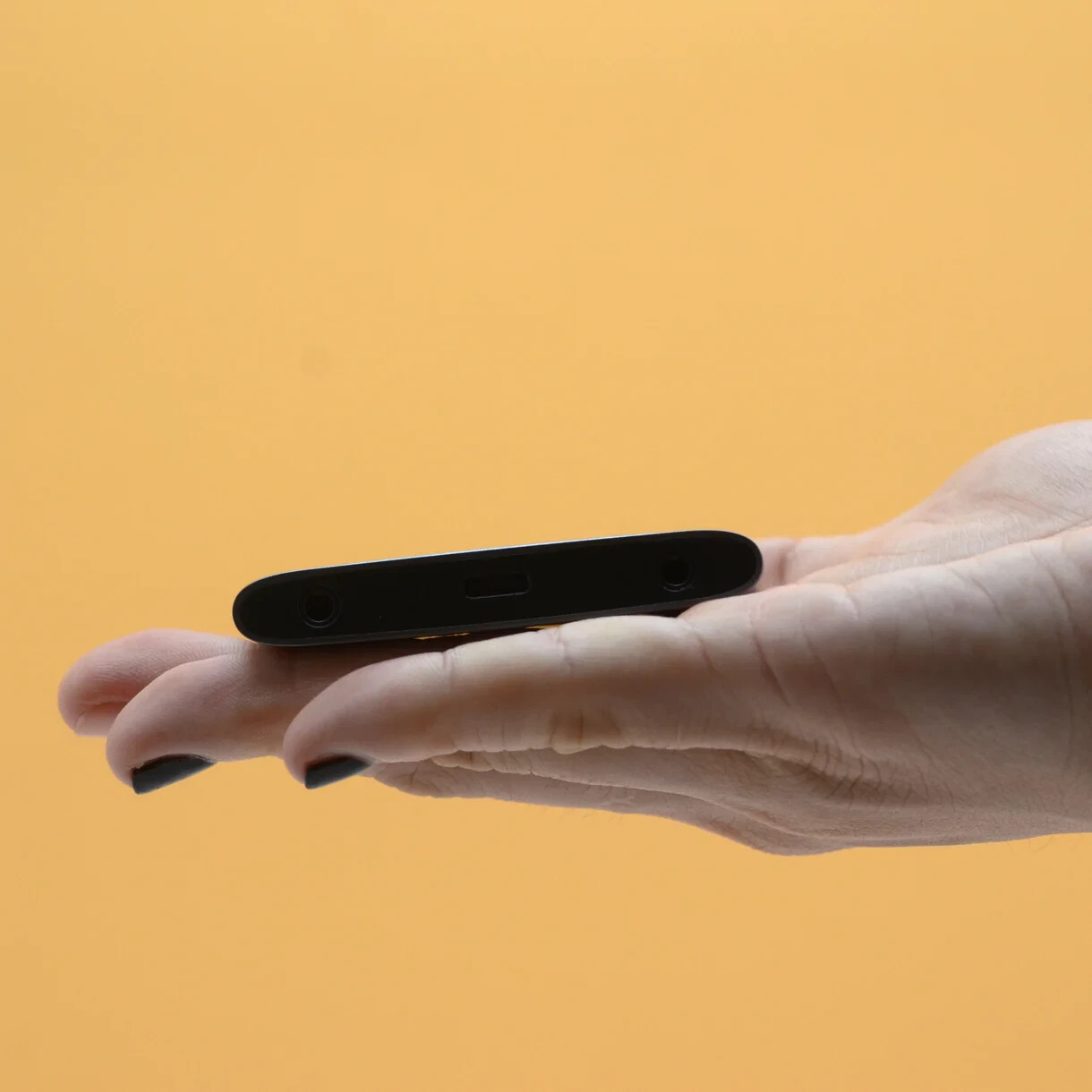 LS24 Livestream Dock – Mic Input, Stereo Audio, Karaoke Recording via Smartphone