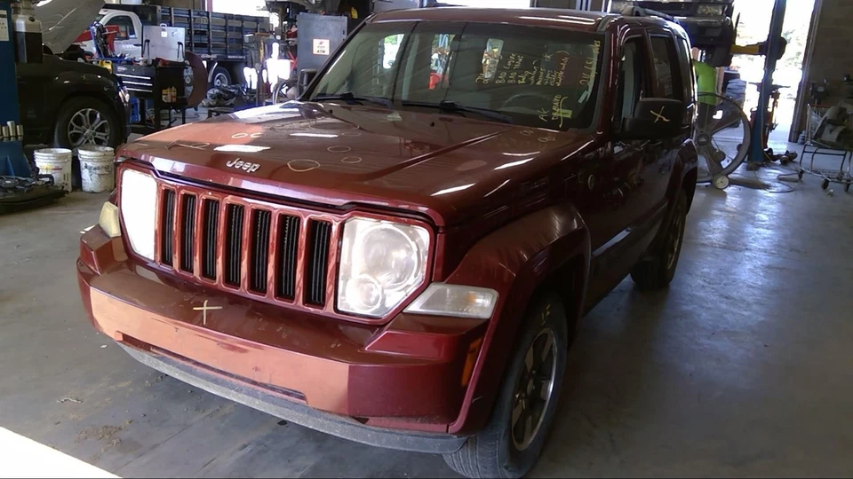 Used Side Marker Light Assembly fits: 2008 Jeep Liberty Side Marker bumper mount - Image 4 of 4