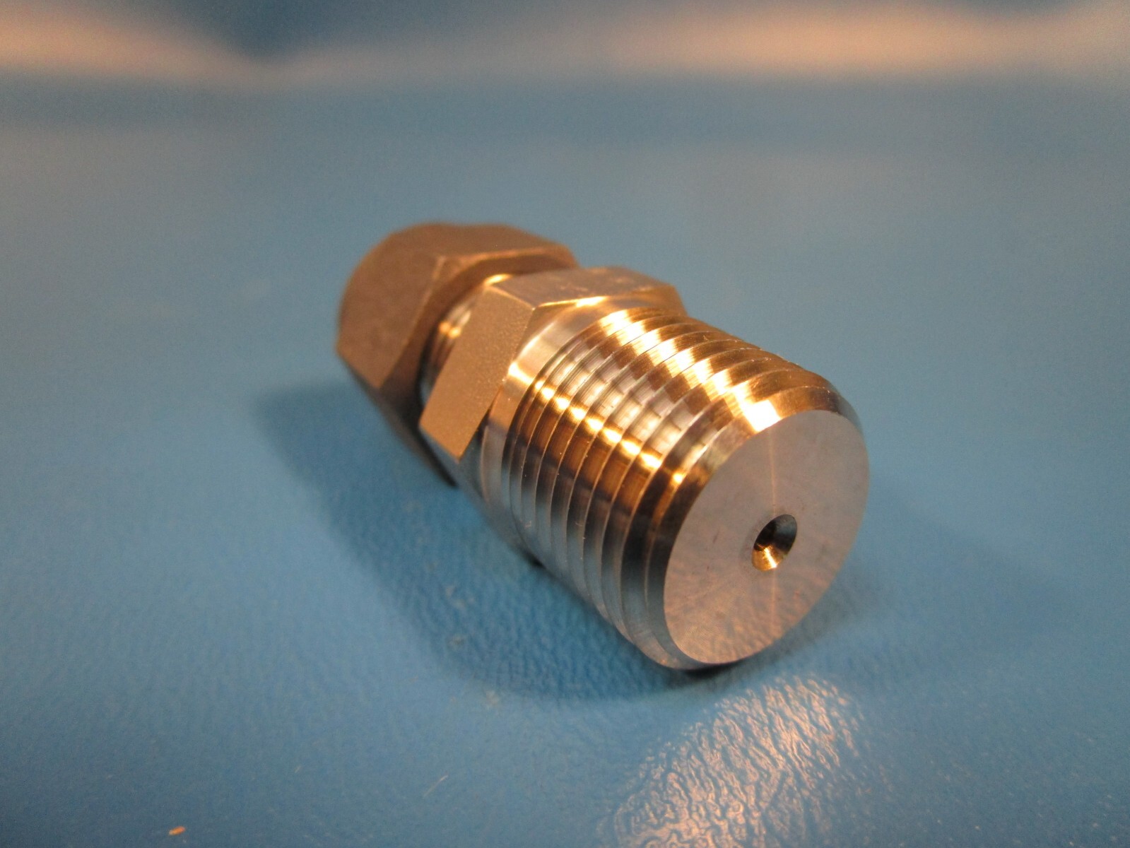 Box of 2 Parker 6-6-FBZ-SS-CNQ, Pipe Bushing, SS, SME SA479 P316