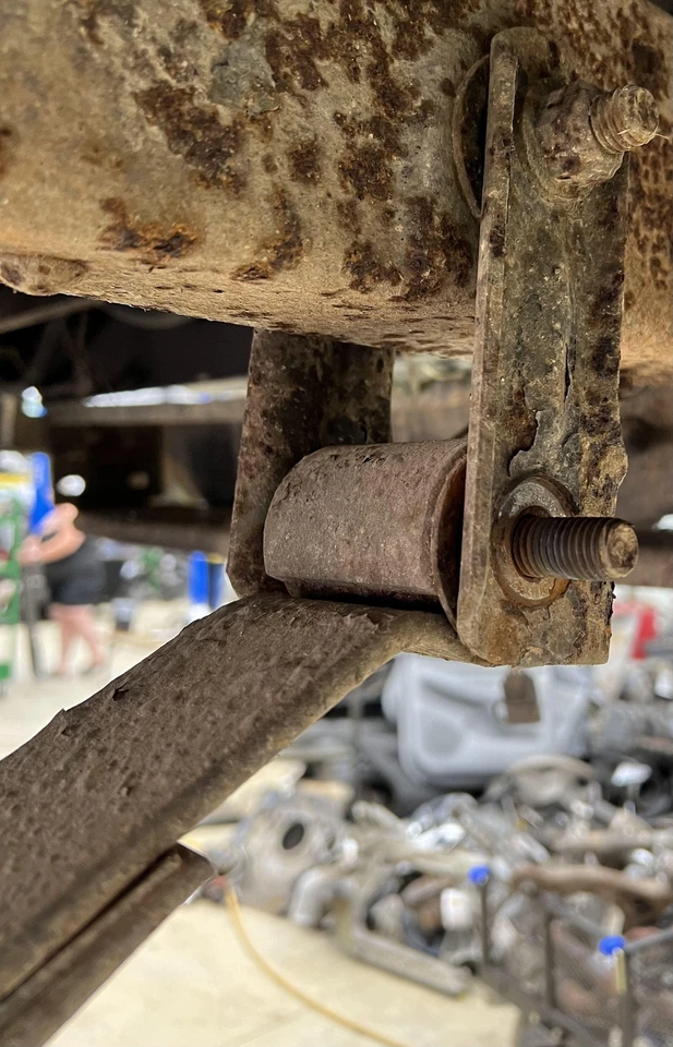 1982 - 1993 Chevrolet S10 Rear Leaf Spring - 4 Leaf OEM 15978567 - Image 3 of 4