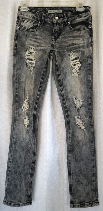 Twentyone Black by Rue 21low rise skinny flex sz 1/2 black acid wash jeans