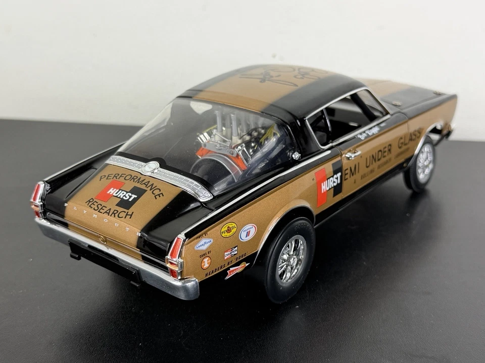 Highway 61 Bob Riggle - SIGNED 1:18 - Hemi Under Glass Hurst Plymouth Barracuda - Image 4 of 4