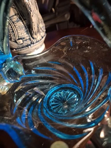 Murano Style Fenton Style Hand Blown Glass Aqua Blue Swirl Glass Basket