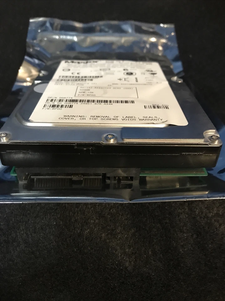 Maxtor 8J300S0088856 0G8774 Hard Drive 3.5" SAS 300GB  - Image 3 of 4
