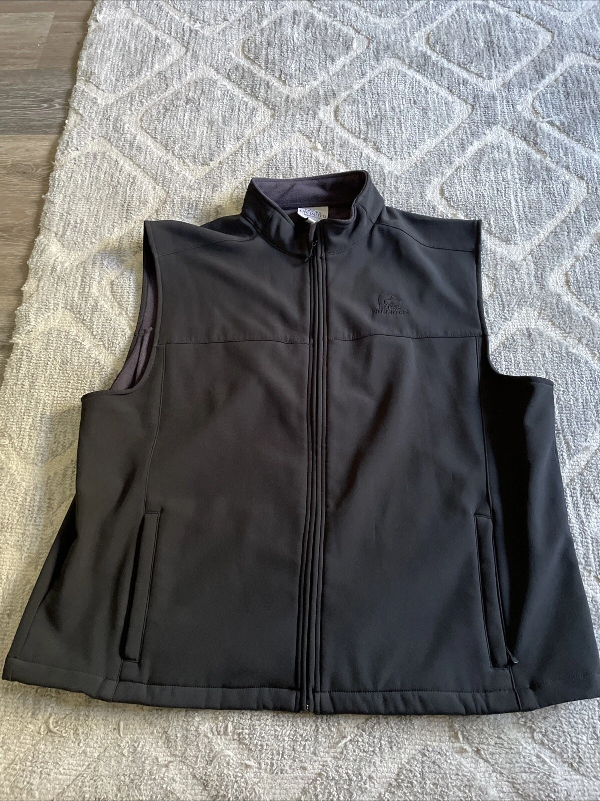 Ducks Unlimited Vest Mens XXL Full Zip Embroidered Hunt Softshell Sleeveless