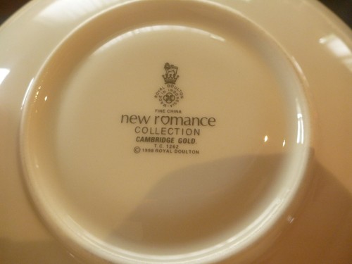 Royal Dalton New Romance Cup and Saucer pair - Picture 6 of 6